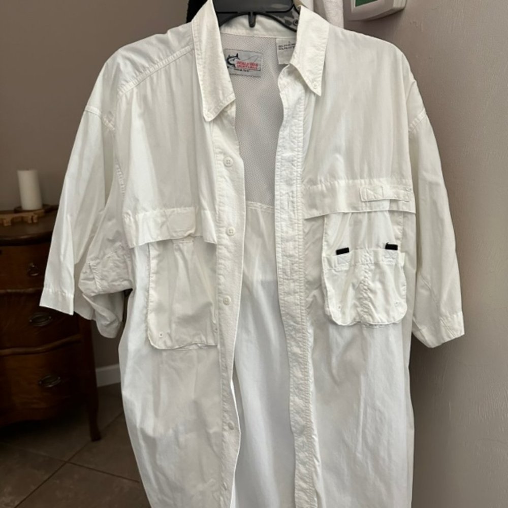 White short sleeve shirt